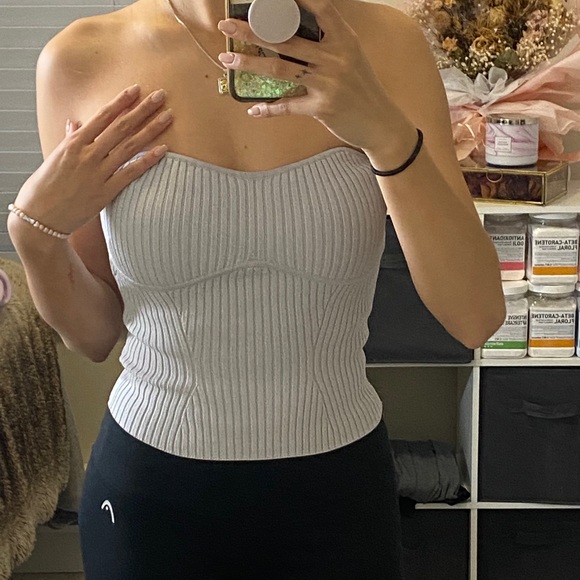 Aritzia tops, 4 for 65 - Picture 3 of 5